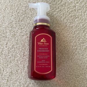 🎉HP🎉 B&B Works Gentle Foaming Soap-NWT